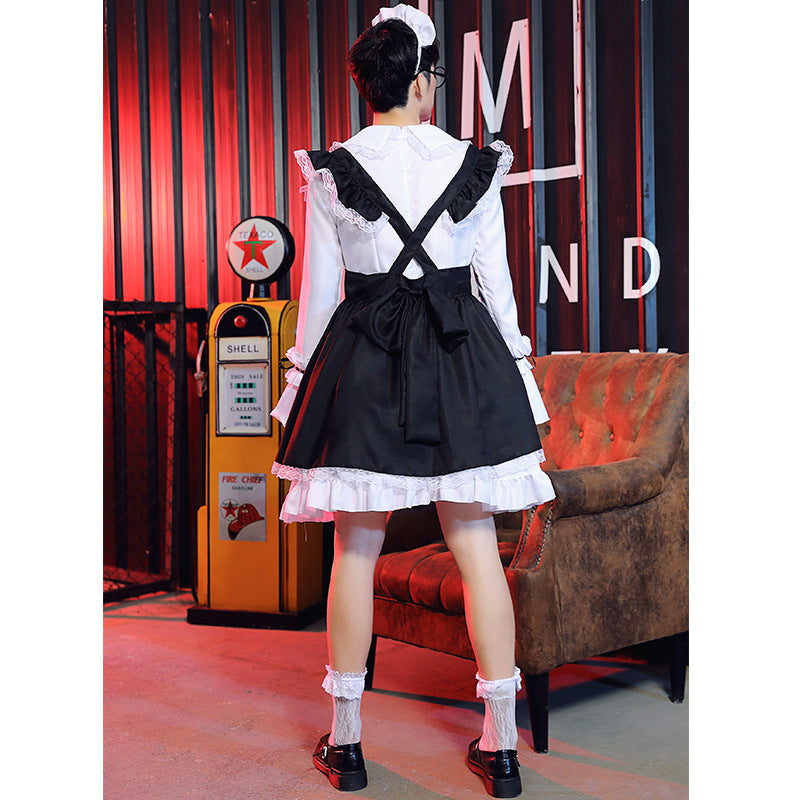 Maid in lolita dress