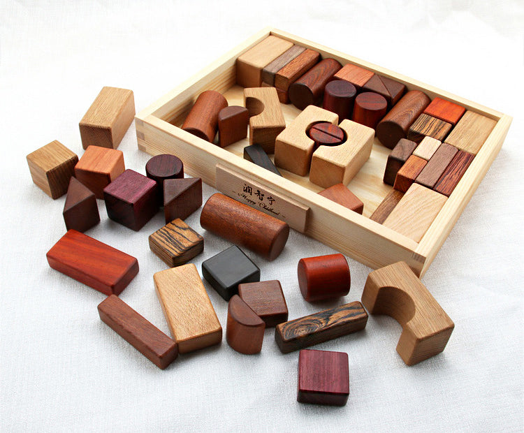 Assembled wooden educational building blocks