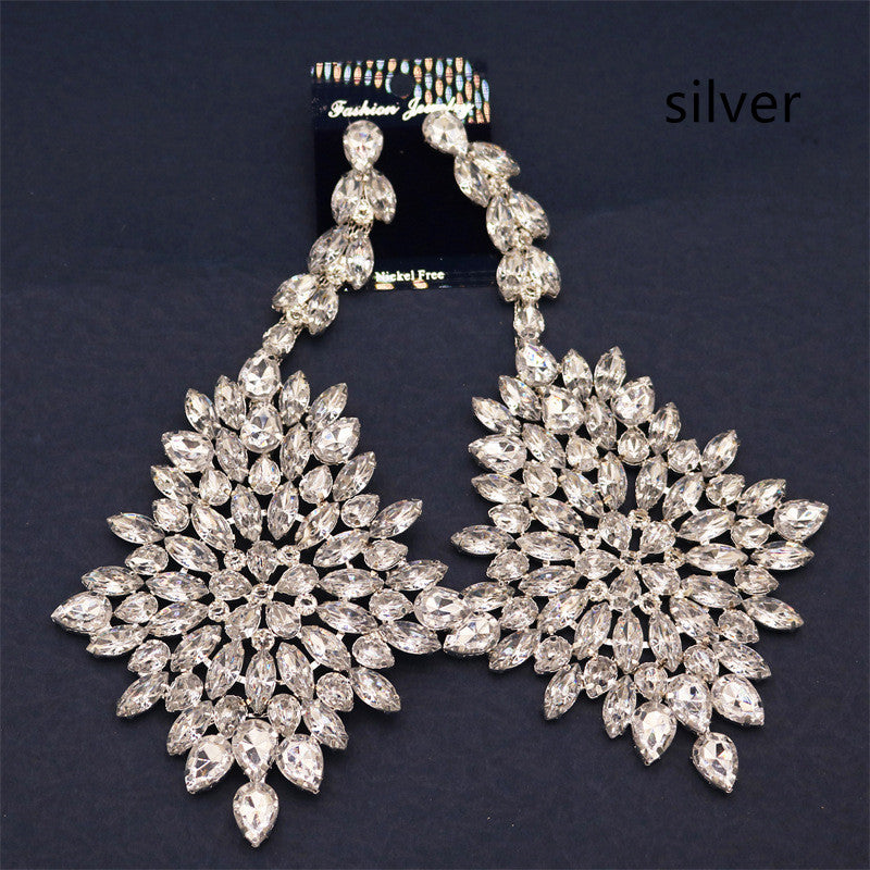 Diamond-shaped Luxury Rhinestone Earrings