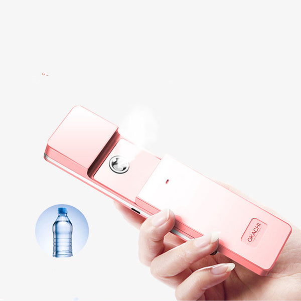 Portable moisturizing spray