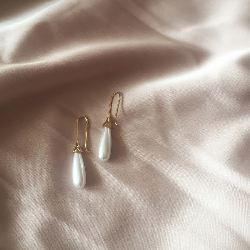 Waterdrop pearl earrings