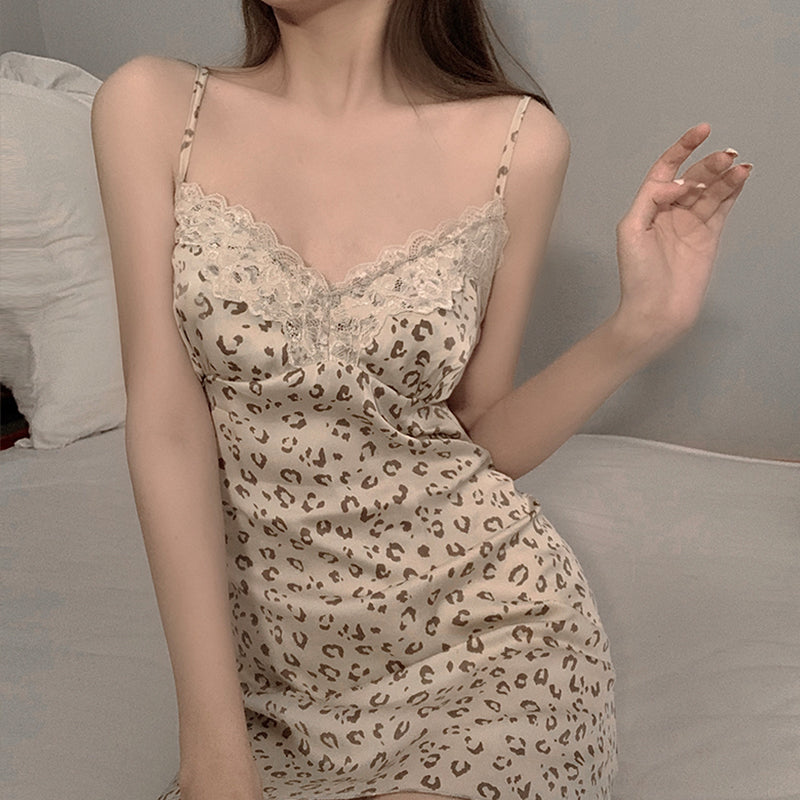 Luxurious Thin Lace Suspender Nightdress