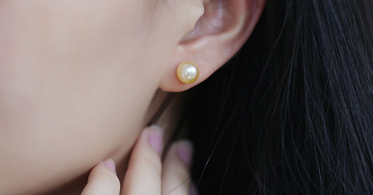 Seawater Pearl Stud Earrings